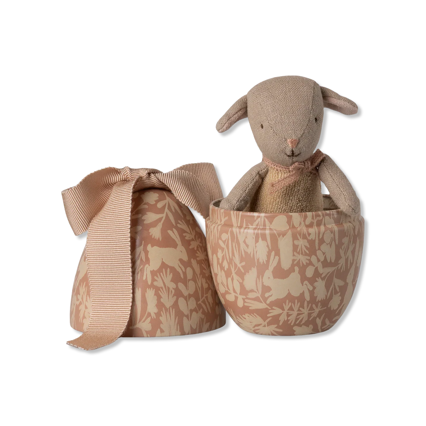 Easter egg with micro lamb Wielkanoc